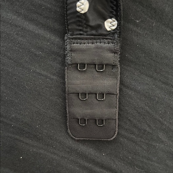 Victoria’s Secret NWT Polka Dot Black and White Bra 34D - Picture 6 of 9